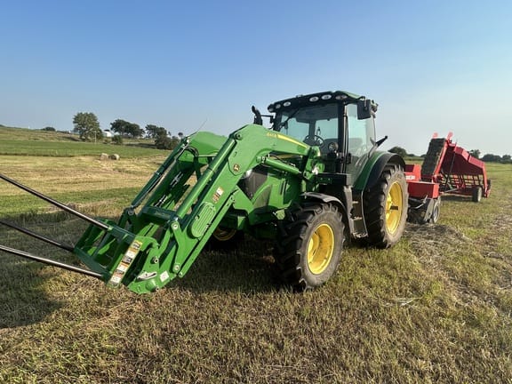 2016 John Deere 6130R Equipment Image0