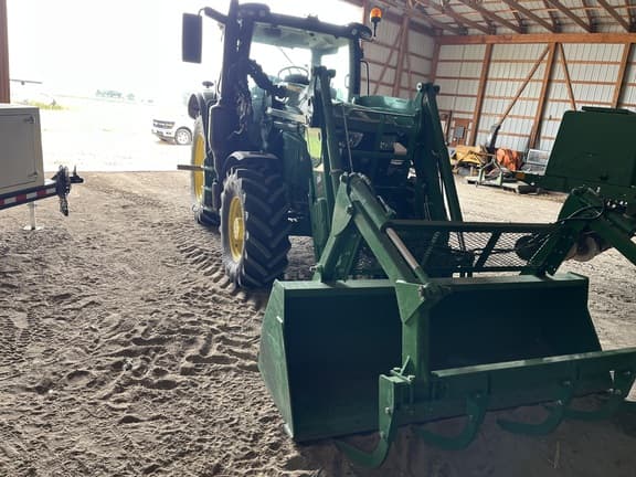 Image of John Deere 6130R equipment image 1