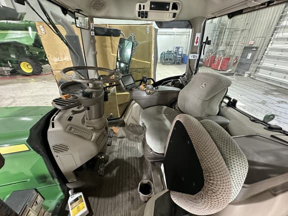 Image of John Deere 6130R equipment image 4