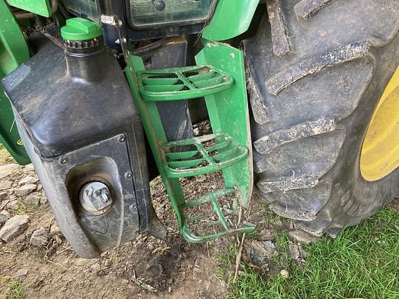 Image of John Deere 6135E equipment image 1