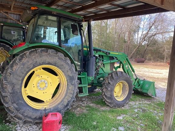 Image of John Deere 6135E equipment image 3