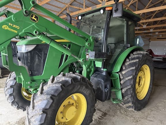 Image of John Deere 6135E equipment image 2