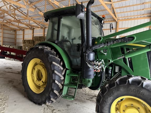 Image of John Deere 6135E equipment image 1
