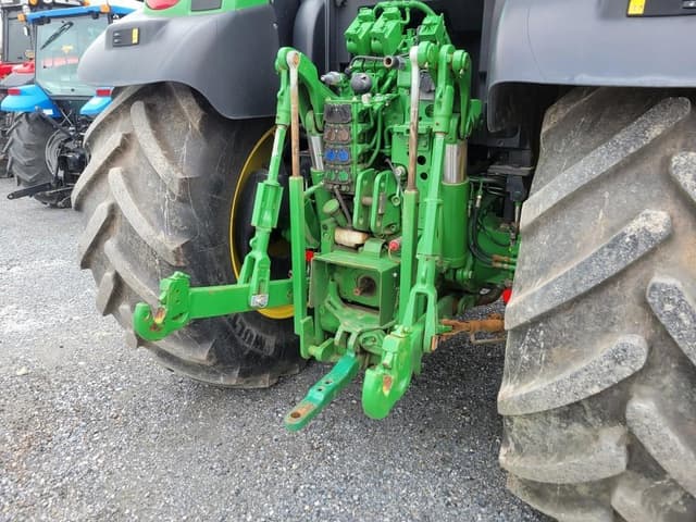 Image of John Deere 6135R equipment image 4