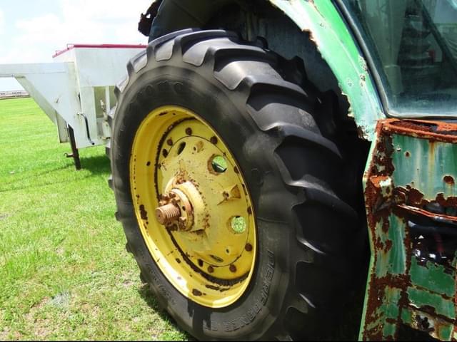 Image of John Deere 6155M equipment image 4