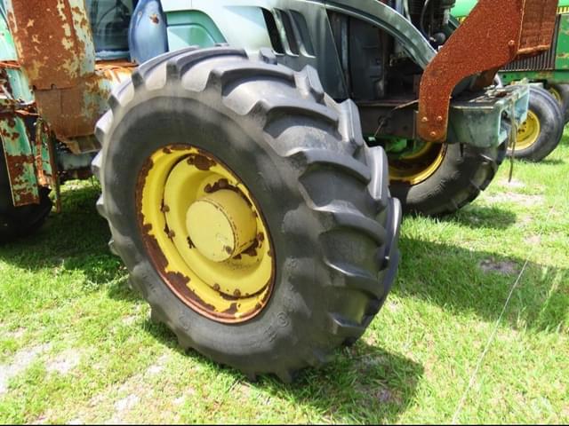 Image of John Deere 6155M equipment image 2