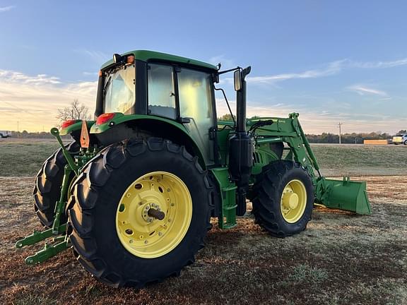 Image of John Deere 6155M equipment image 4