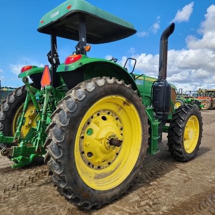 Image of John Deere 6155M equipment image 4