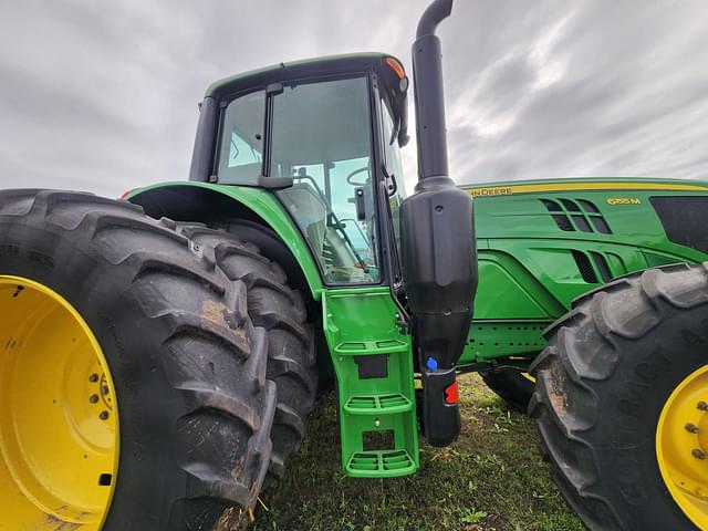 Image of John Deere 6155M equipment image 3