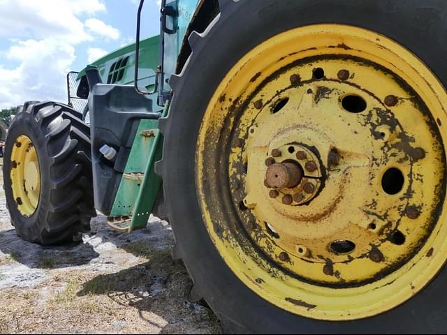 Image of John Deere 6155M equipment image 4
