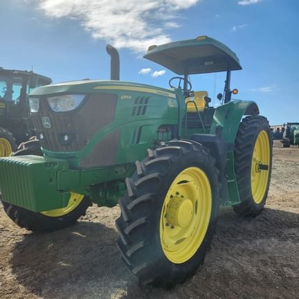 2016 John Deere 6155M Equipment Image0