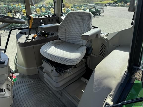 Image of John Deere 6155M equipment image 1