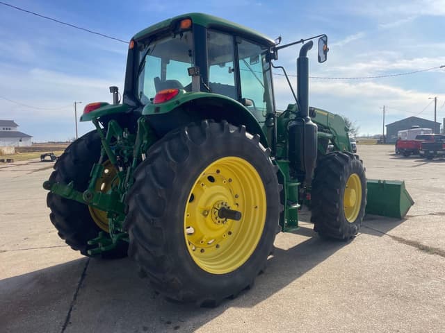 Image of John Deere 6155M equipment image 4