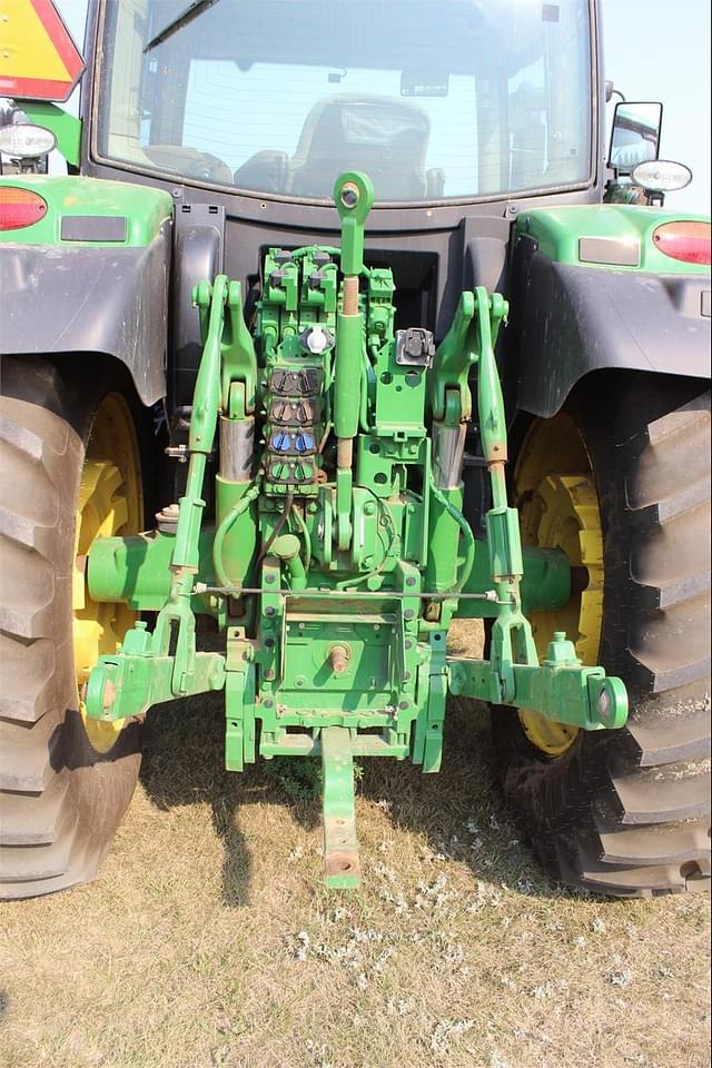 Image of John Deere 6155R equipment image 4