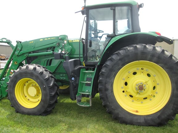 2016 John Deere 6175M Image