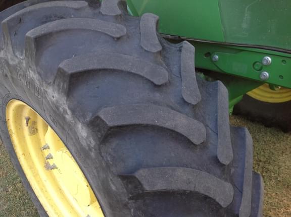 Image of John Deere 6175R equipment image 4