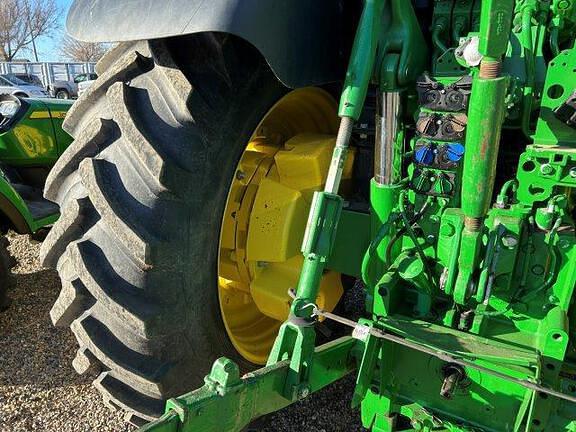 Image of John Deere 6175R equipment image 2