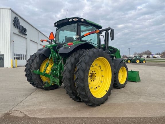 Image of John Deere 6175R equipment image 2
