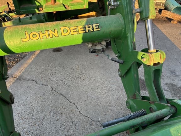 Image of John Deere 6175R equipment image 4