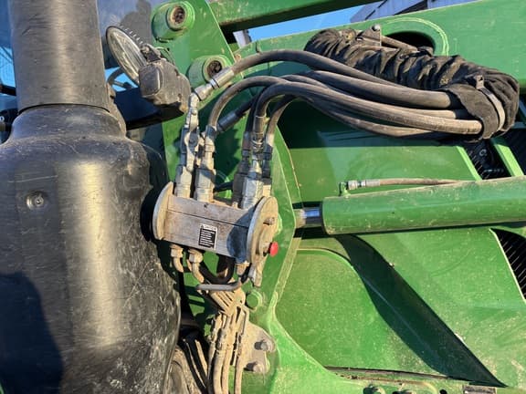 Image of John Deere 6175R equipment image 3