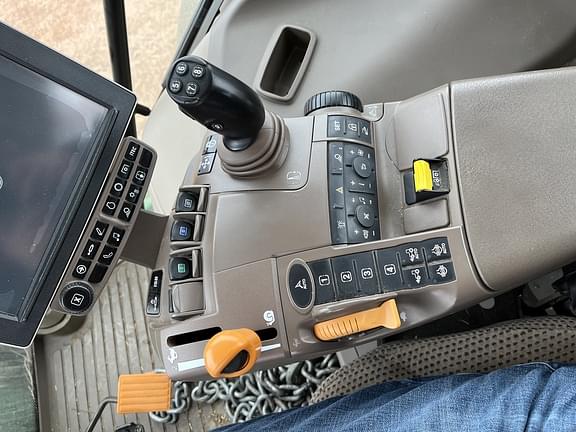 Image of John Deere 6175R equipment image 4