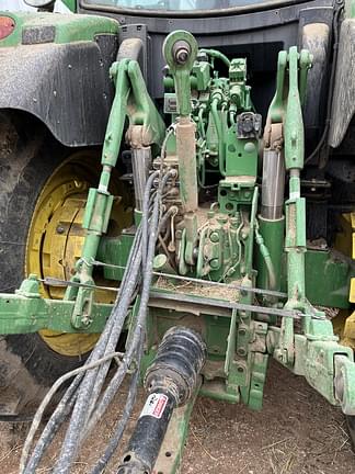 Image of John Deere 6175R equipment image 3