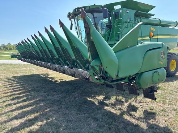 2016 John Deere 618C Equipment Image0