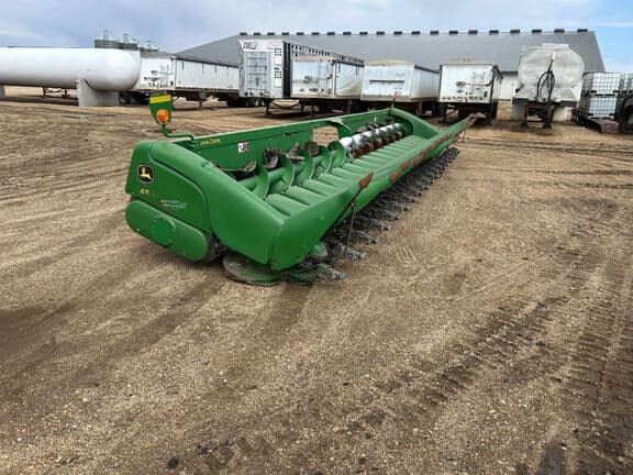 Image of John Deere 618C equipment image 3
