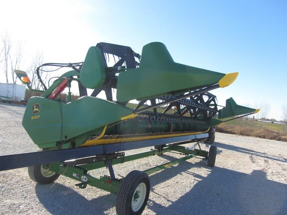 Image of John Deere 620F equipment image 4