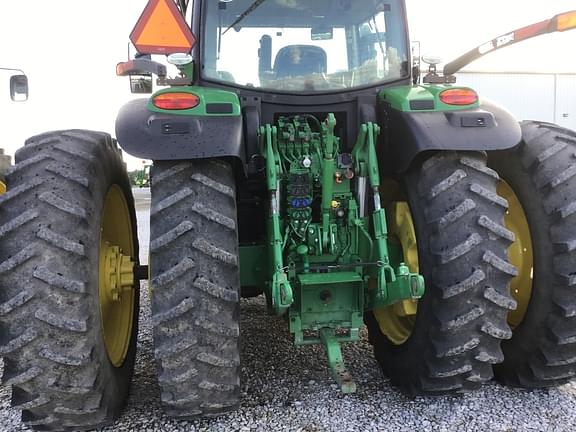 Image of John Deere 6215R equipment image 2