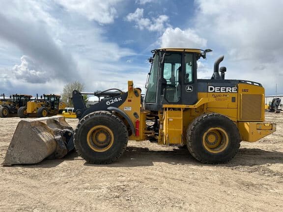 Image of John Deere 624K equipment image 1