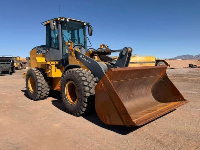 Image of John Deere 624K-II equipment image 2