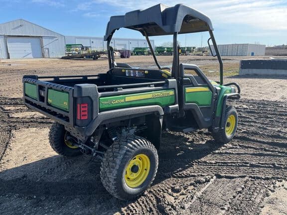 Image of John Deere XUV 625i equipment image 4