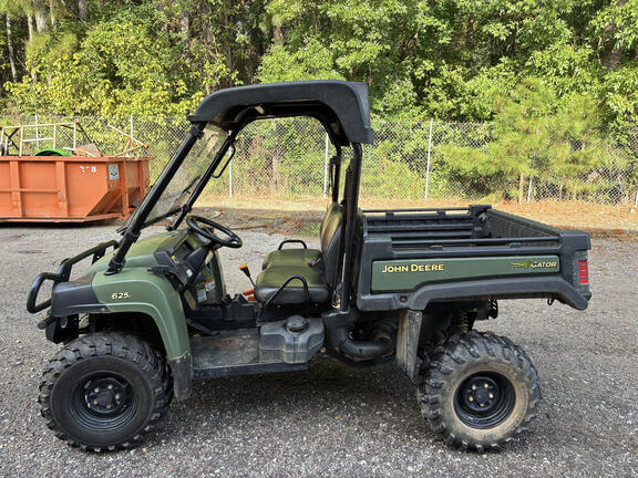 Image of John Deere XUV 625i equipment image 2