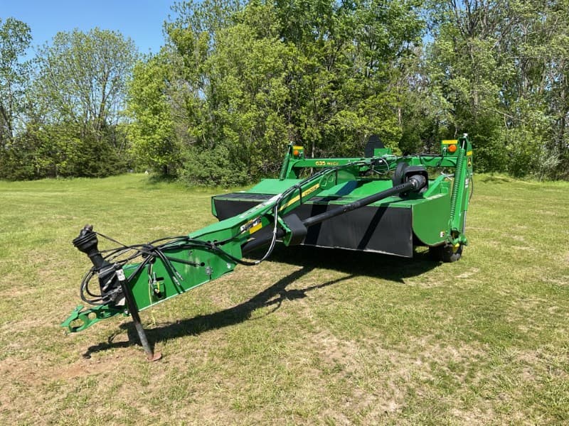 Image of John Deere 635 Primary image