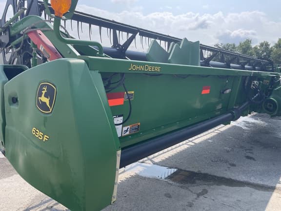 Image of John Deere 635F equipment image 4