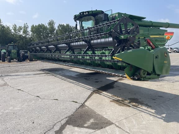 Image of John Deere 635F equipment image 2