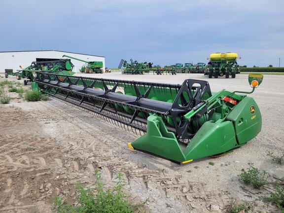 2016 John Deere 635F Image
