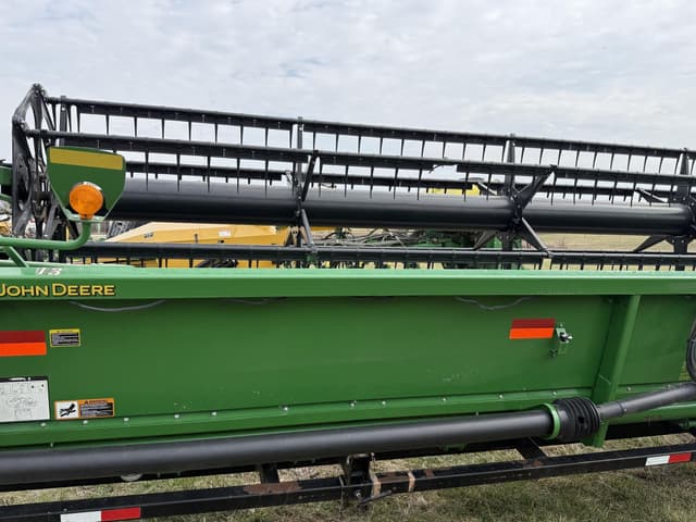 Image of John Deere 635F equipment image 2