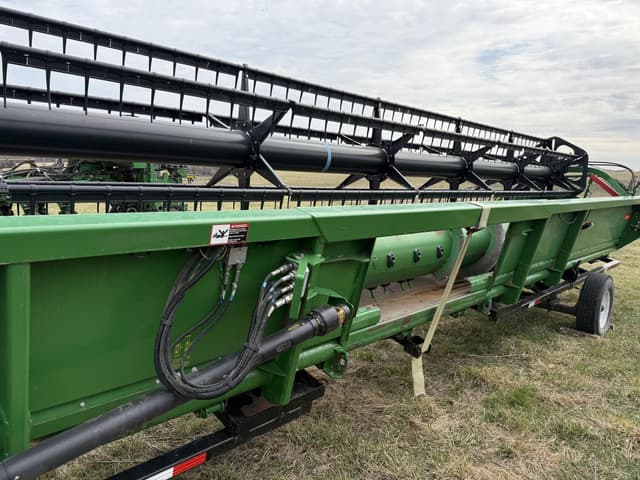 Image of John Deere 635F equipment image 3