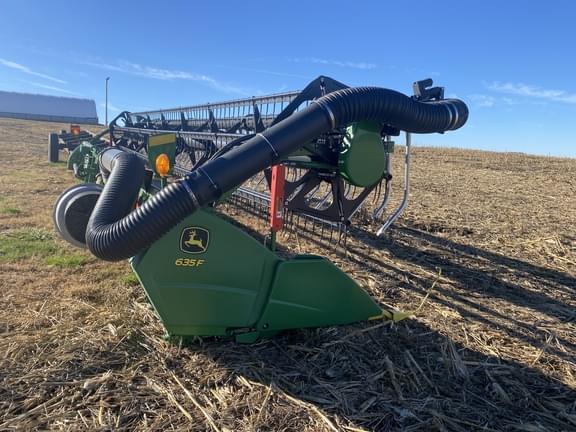 Image of John Deere 635F equipment image 4