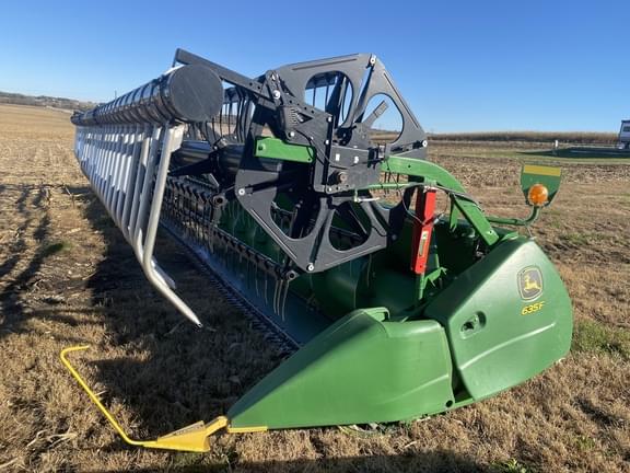 Image of John Deere 635F equipment image 2
