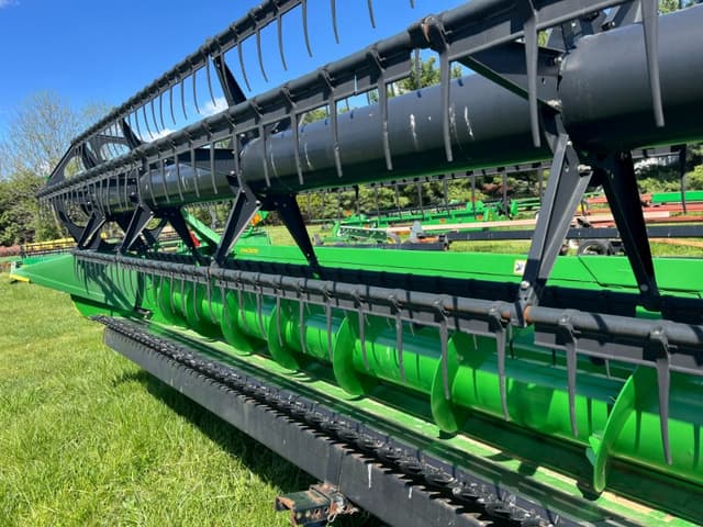 Image of John Deere 635F equipment image 1