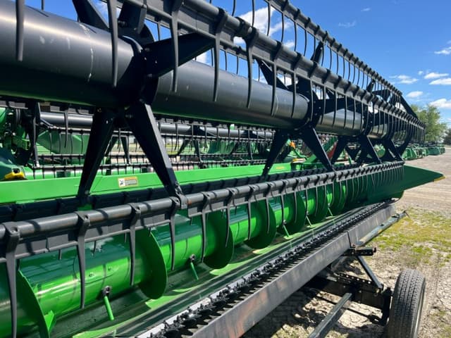 Image of John Deere 635F equipment image 2