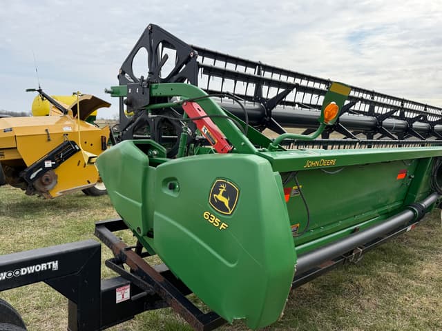 Image of John Deere 635F equipment image 1