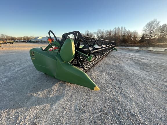 Image of John Deere 635FD equipment image 1