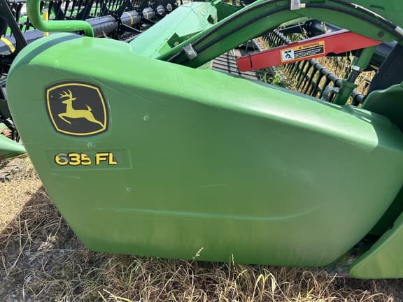 Image of John Deere 635FD equipment image 2