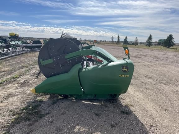 Image of John Deere 635FD equipment image 1