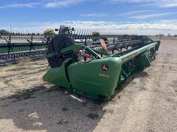 Image of John Deere 635FD equipment image 2