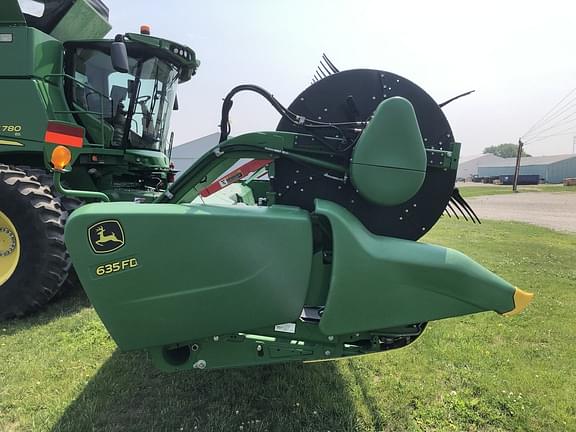 Image of John Deere 635FD equipment image 4